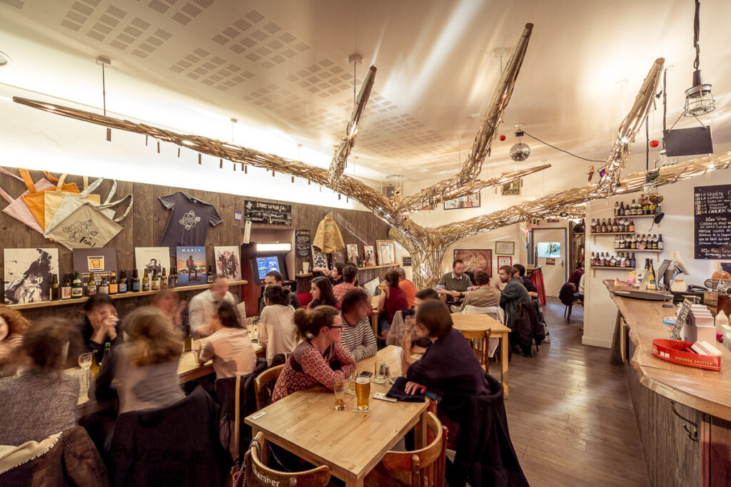 découvrez les meilleurs bars à jeux à lyon pour une soirée conviviale entre amis, avec un large choix de jeux de société et une ambiance chaleureuse.